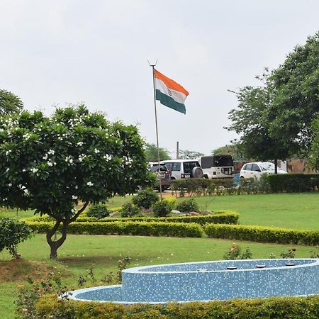 Aravali Hill View Estate Villa Gurgaon Bagian luar foto