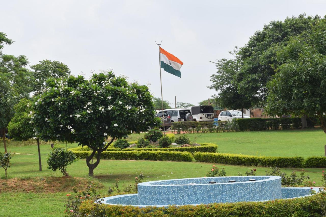 Aravali Hill View Estate Villa Gurgaon Bagian luar foto