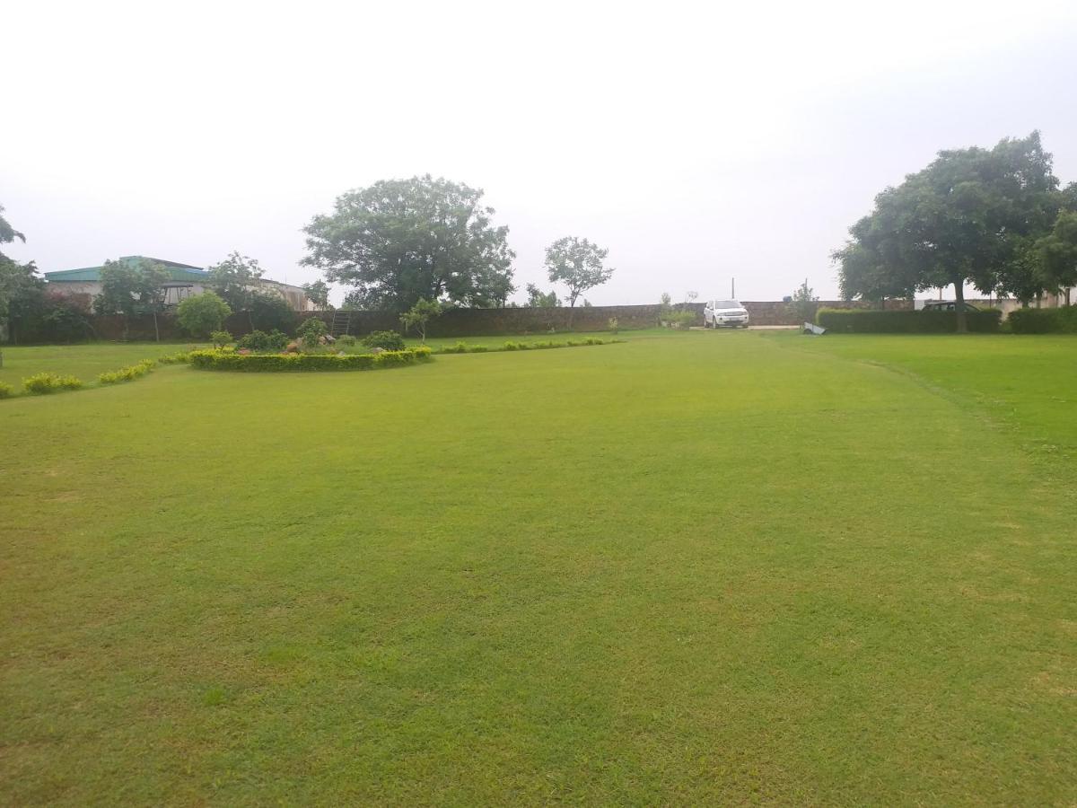 Aravali Hill View Estate Villa Gurgaon Bagian luar foto